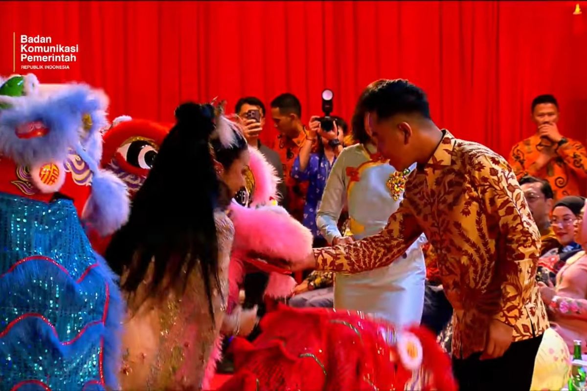 Gibran Hadiri Perayaan Imlek